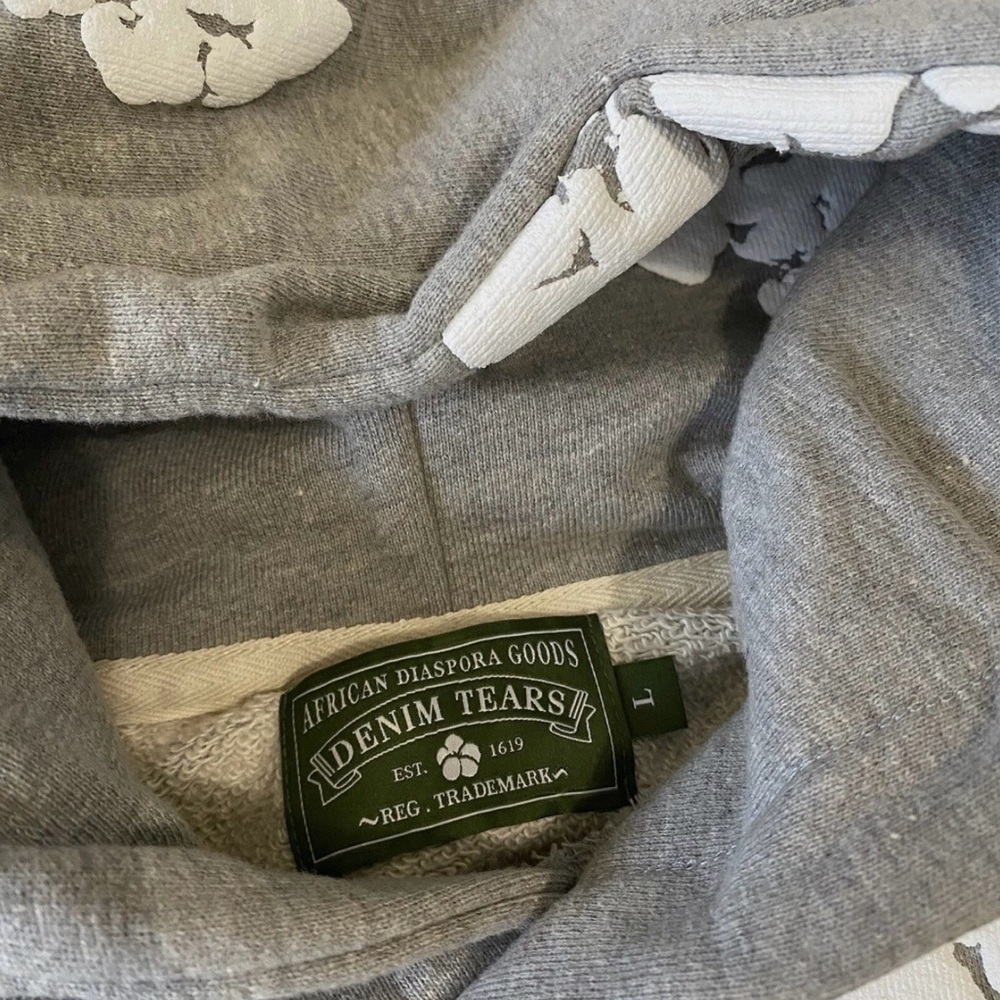 Gray And White Patterned Bomber Jacket - image 3